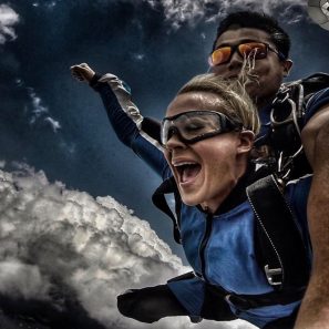 Check Out the Pics & Videos From Carrie Underwood’s Down Under Skydiving Adventure